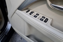 Volvo XC70 D5 SE AWD 2 Former Keepers + Full Main Dealer History - Thumb 12