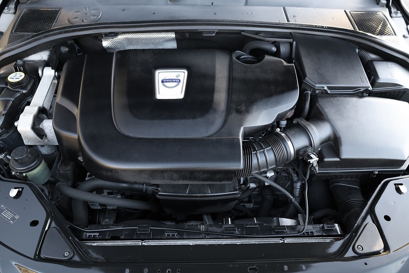 Volvo XC70 D5 SE AWD 2 Former Keepers + Full Main Dealer History Image 14