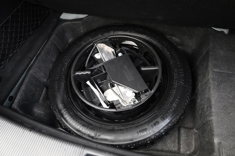 Mercedes-Benz E250 CDI AMG Sport Convertible Rare Spec + Blue Roof + Air Scarf + Heated Seats + Reverse Cam Image 17