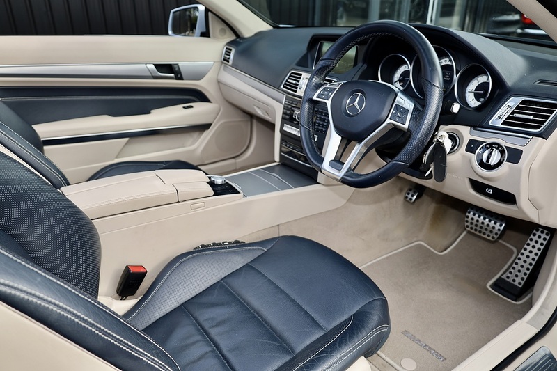 Mercedes-Benz E250 CDI AMG Sport Convertible Rare Spec + Blue Roof + Air Scarf + Heated Seats + Reverse Cam Image 6