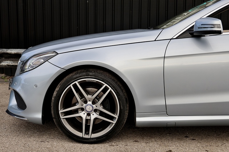 Mercedes-Benz E250 CDI AMG Sport Convertible Rare Spec + Blue Roof + Air Scarf + Heated Seats + Reverse Cam Image 28