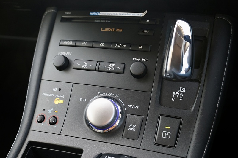 Lexus CT 200h SE-L 1 Owner + Full Service History + Sat Nav + Heated Leather + Reverse Cam Image 15