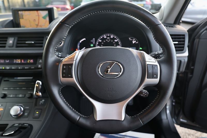 Lexus CT 200h SE-L 1 Owner + Full Service History + Sat Nav + Heated Leather + Reverse Cam Image 18