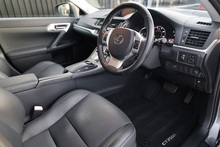 Lexus CT 200h SE-L 1 Owner + Full Service History + Sat Nav + Heated Leather + Reverse Cam - Thumb 7