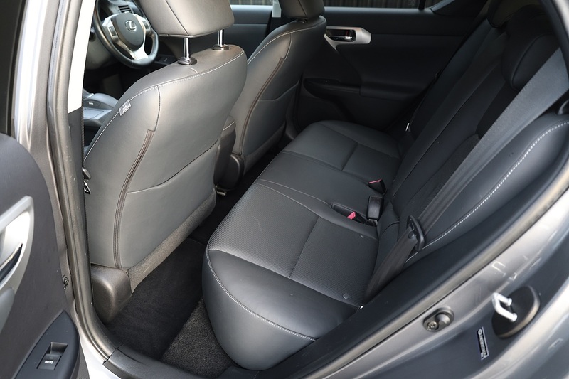 Lexus CT 200h SE-L 1 Owner + Full Service History + Sat Nav + Heated Leather + Reverse Cam Image 10