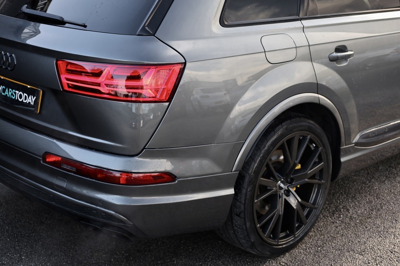 Audi SQ7 V8 TDI Panoramic Roof + Black Styling Pack + Technology Pack Image 18
