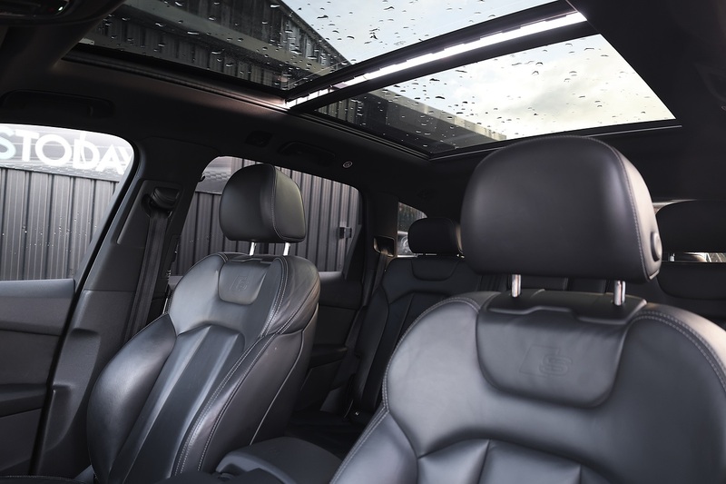 Audi SQ7 V8 TDI Panoramic Roof + Black Styling Pack + Technology Pack Image 15