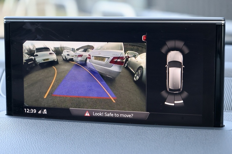 Audi SQ7 V8 TDI Panoramic Roof + Black Styling Pack + Technology Pack Image 34