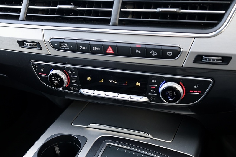 Audi SQ7 V8 TDI Panoramic Roof + Black Styling Pack + Technology Pack Image 35