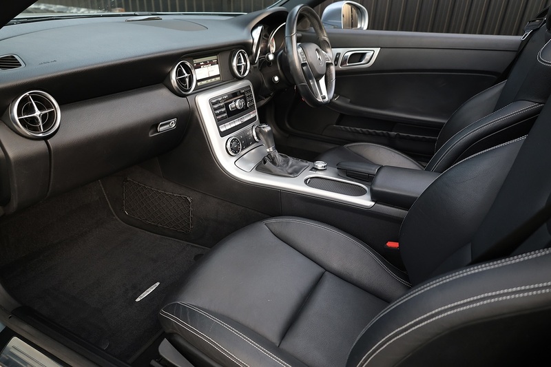 Mercedes-Benz SLK 200 3 Former Keepers + Heated Leather + Air Scarf Image 2