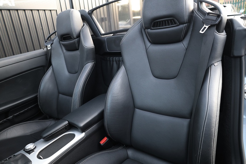Mercedes-Benz SLK 200 3 Former Keepers + Heated Leather + Air Scarf Image 10