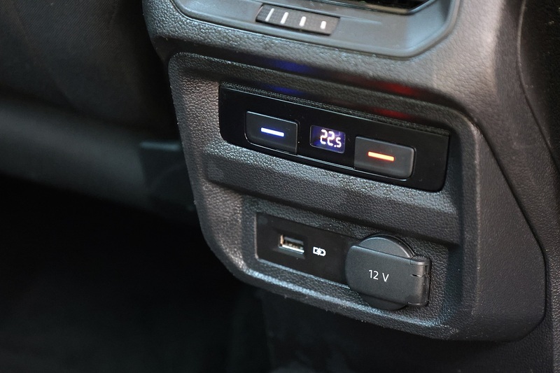 Volkswagen Tiguan TDI SE Nav 1 Former Keeper + Cambelt Change + Sat Nav Image 16