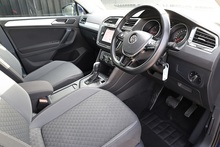 Volkswagen Tiguan TDI SE Nav 1 Former Keeper + Cambelt Change + Sat Nav - Thumb 21