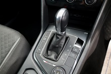 Volkswagen Tiguan TDI SE Nav 1 Former Keeper + Cambelt Change + Sat Nav - Thumb 36