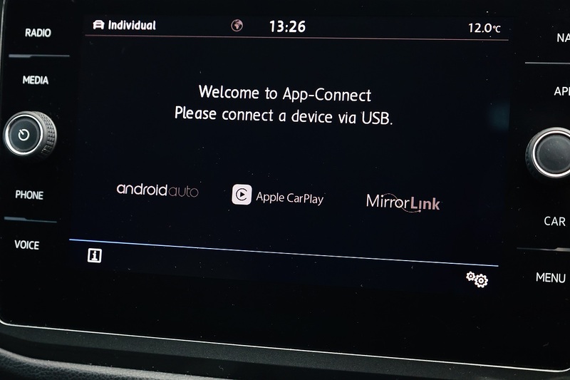 Volkswagen Tiguan TDI SE Nav 1 Former Keeper + Cambelt Change + Sat Nav Image 38