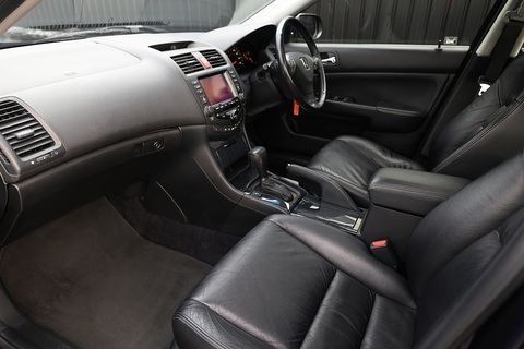 Honda Plus 1 Owner + Sunroof + Heated Leather + Sat Nav