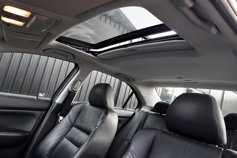 Honda Accord 2.4 Vtec Executibe Honda Plus 1 Owner + Sunroof + Heated Leather + Sat Nav Image 11