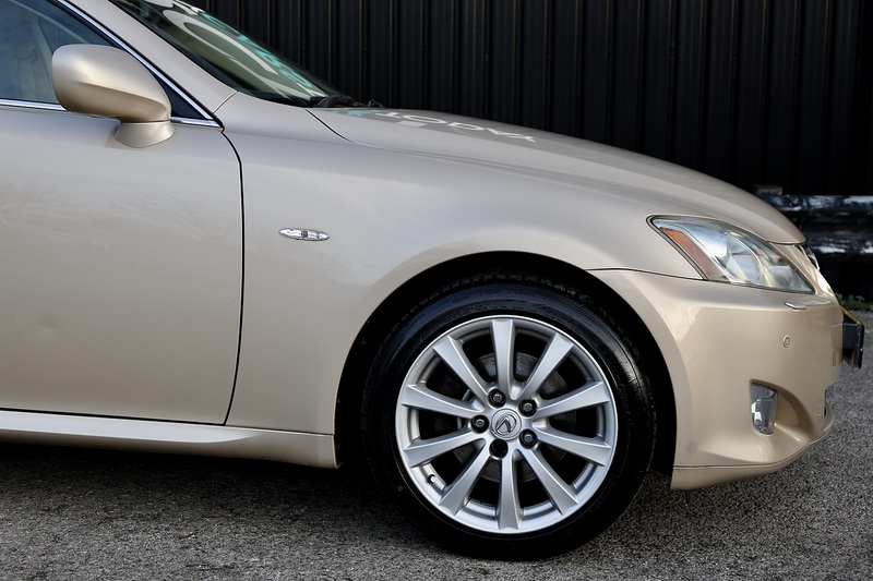 Lexus IS 250 SE-L 1 Former Keeper + 18 Lexus Main Dealer Services Image 18