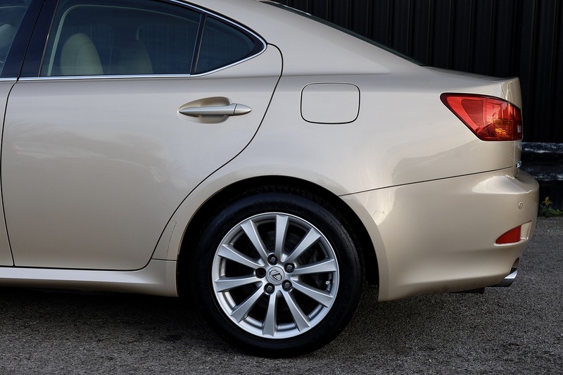 Lexus IS 250 SE-L 1 Former Keeper + 18 Lexus Main Dealer Services Image 25