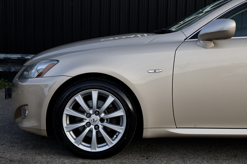 Lexus IS 250 SE-L 1 Former Keeper + 18 Lexus Main Dealer Services Image 24