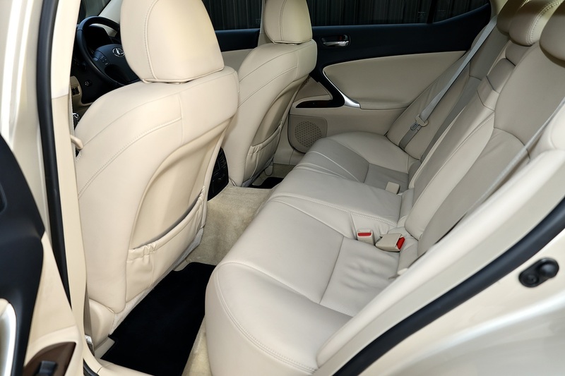 Lexus IS 250 SE-L 1 Former Keeper + 18 Lexus Main Dealer Services Image 14