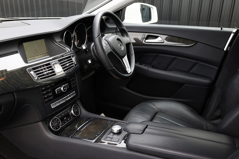 Mercedes-Benz CLS 250 CDI 1 Former Keeper + Full History + Diamond White + Heated Seats Image 3