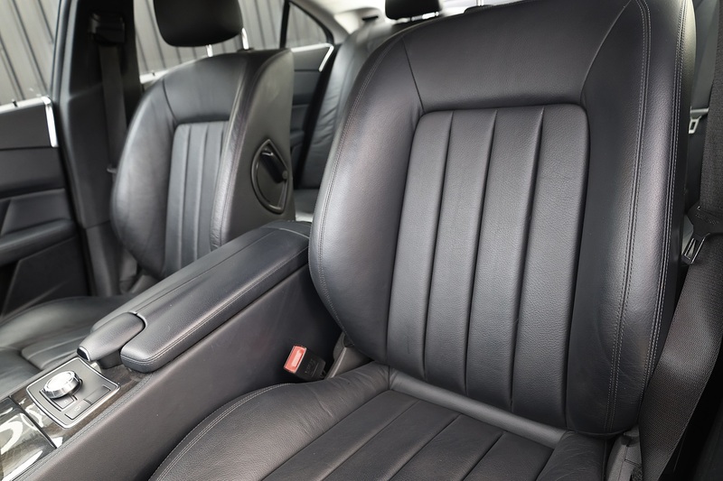 Mercedes-Benz CLS 250 CDI 1 Former Keeper + Full History + Diamond White + Heated Seats Image 4