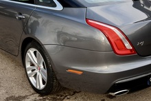 Jaguar XJ Premium Luxury XJ Premium Luxury 3.0 4dr Saloon Automatic Diesel - Thumb 17
