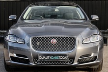 Jaguar XJ Premium Luxury XJ Premium Luxury 3.0 4dr Saloon Automatic Diesel - Thumb 3
