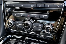 Jaguar XJ Premium Luxury XJ Premium Luxury 3.0 4dr Saloon Automatic Diesel - Thumb 31