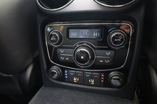 Jaguar XJ Premium Luxury XJ Premium Luxury 3.0 4dr Saloon Automatic Diesel - Thumb 38