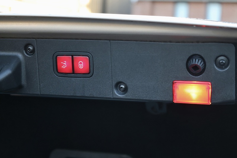 Mercedes-Benz S600 L V12 1 Former Keeper + V12 BiTurbo + Night View + Distronic Plus Image 25