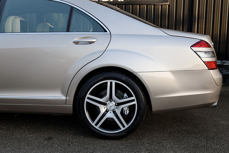 Mercedes-Benz S600 L V12 1 Former Keeper + V12 BiTurbo + Night View + Distronic Plus Image 32