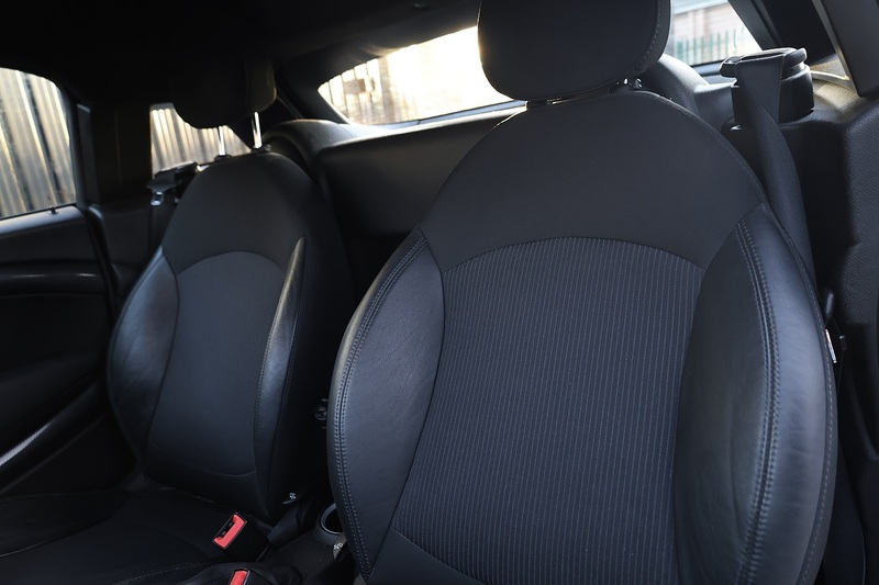 MINI Coupe Cooper S Full Service History + CHILI Pack Image 11