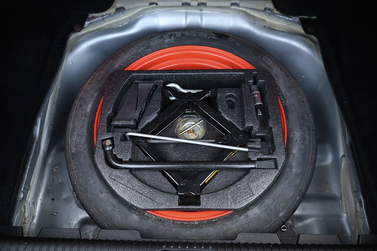 Jaguar XK Enthusiast Owned + Tastefully Modified - Large 20