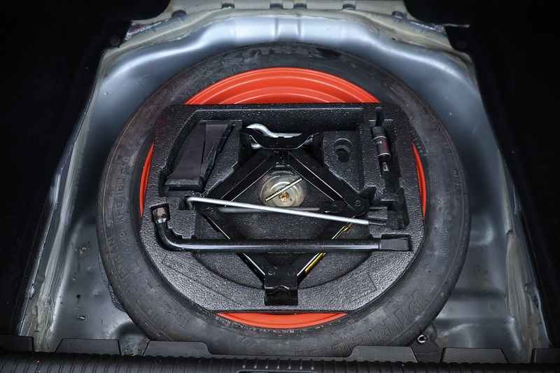 Jaguar XK Enthusiast Owned + Tastefully Modified Image 20