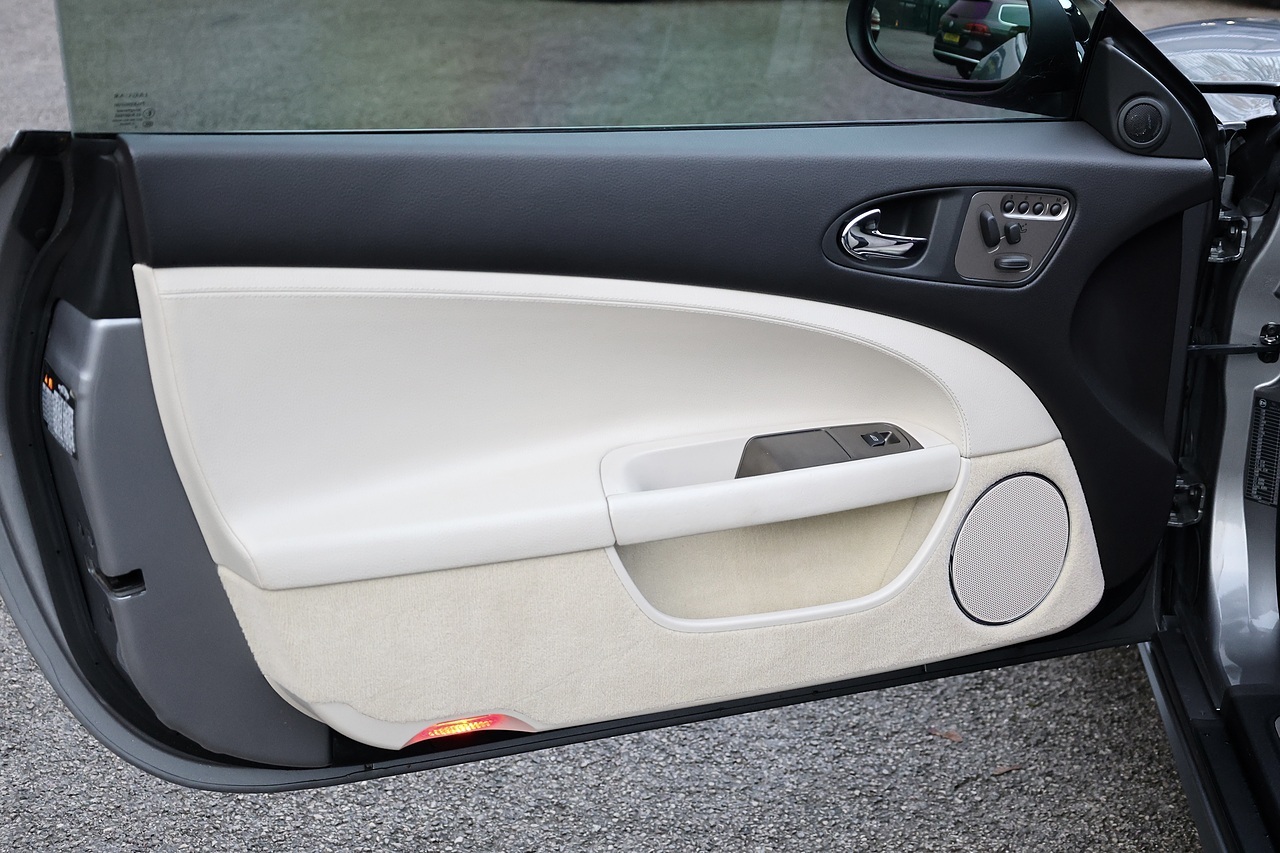 Jaguar XK Enthusiast Owned + Tastefully Modified - Large 38