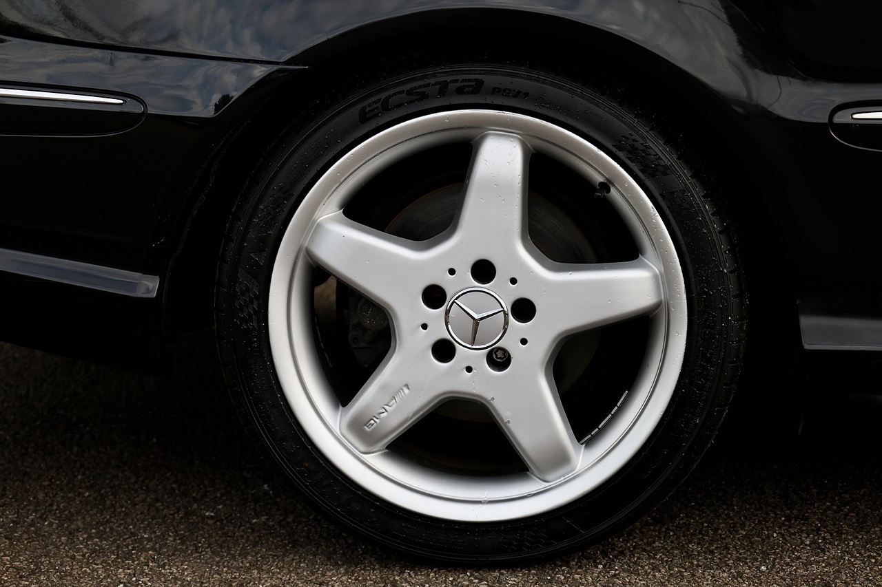 Mercedes-Benz CLK 500 Elegance Factory AMG Styling + Wheels + 2 Former Keepers - Large 35