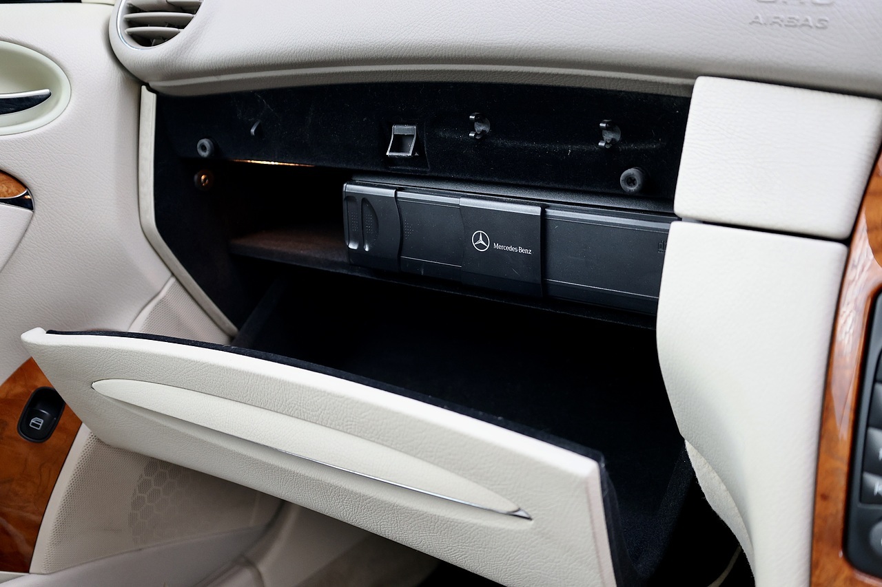 Mercedes-Benz CLK 500 Elegance Factory AMG Styling + Wheels + 2 Former Keepers - Large 39