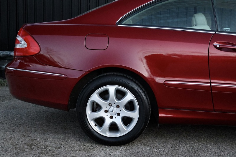 Mercedes-Benz CLK 200 Elegance Amber Red + Exceptional Condition Image 21