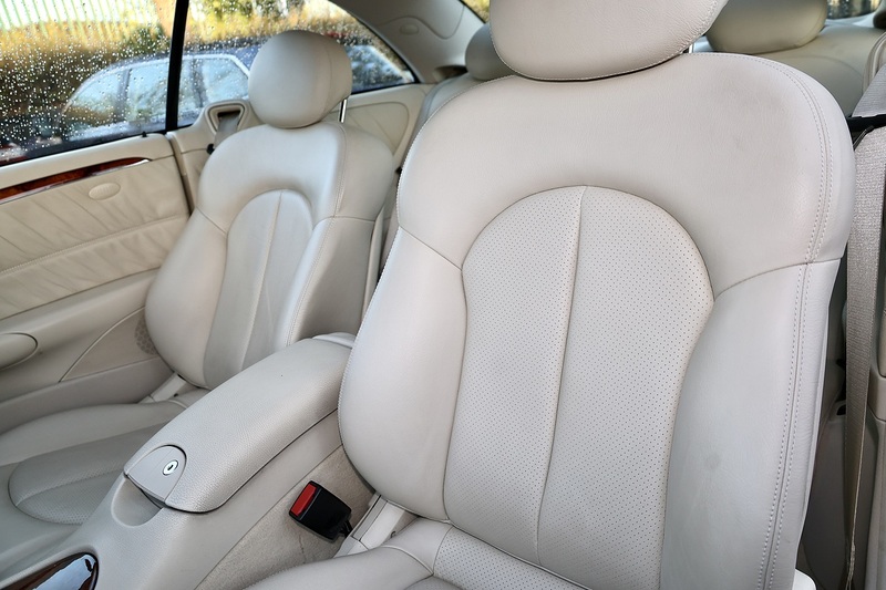 Mercedes-Benz CLK 200 Elegance Amber Red + Exceptional Condition Image 10