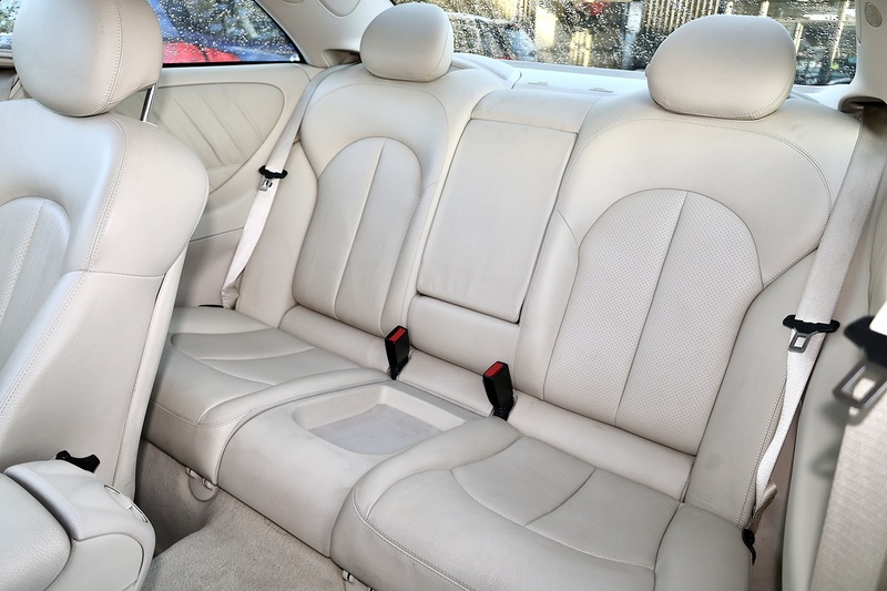 Mercedes-Benz CLK 200 Elegance Amber Red + Exceptional Condition Image 12