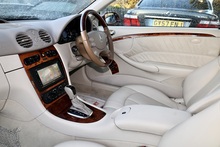 Mercedes-Benz CLK 200 Elegance Amber Red + Exceptional Condition - Thumb 8