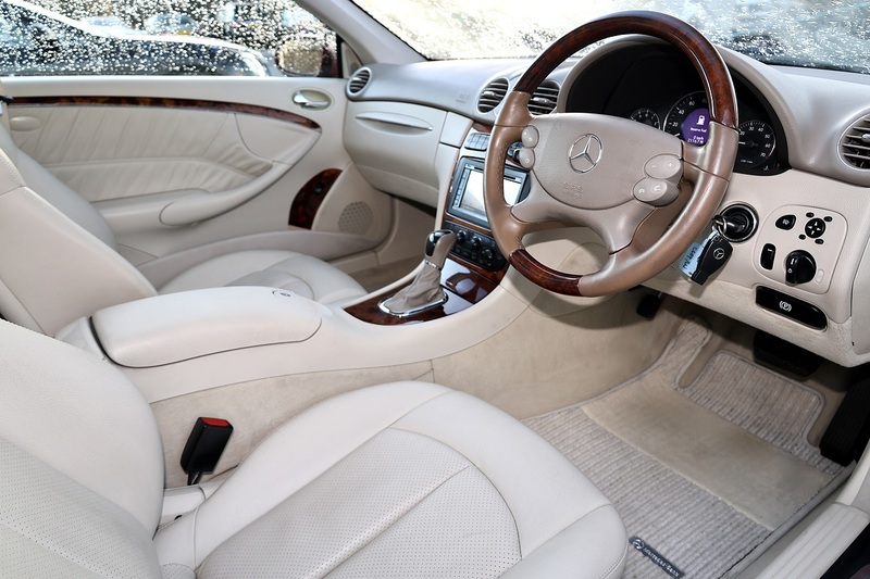 Mercedes-Benz CLK 200 Elegance Amber Red + Exceptional Condition Image 9