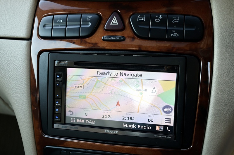 Mercedes-Benz CLK 200 Elegance Amber Red + Exceptional Condition Image 37