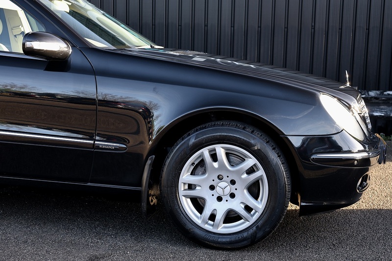 Mercedes-Benz E350 Elegance 1 Former Keeper + 46k Miles + COMAND + Heated / Memory Seats Image 14