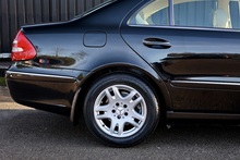 Mercedes-Benz E350 Elegance 1 Former Keeper + 46k Miles + COMAND + Heated / Memory Seats - Thumb 13