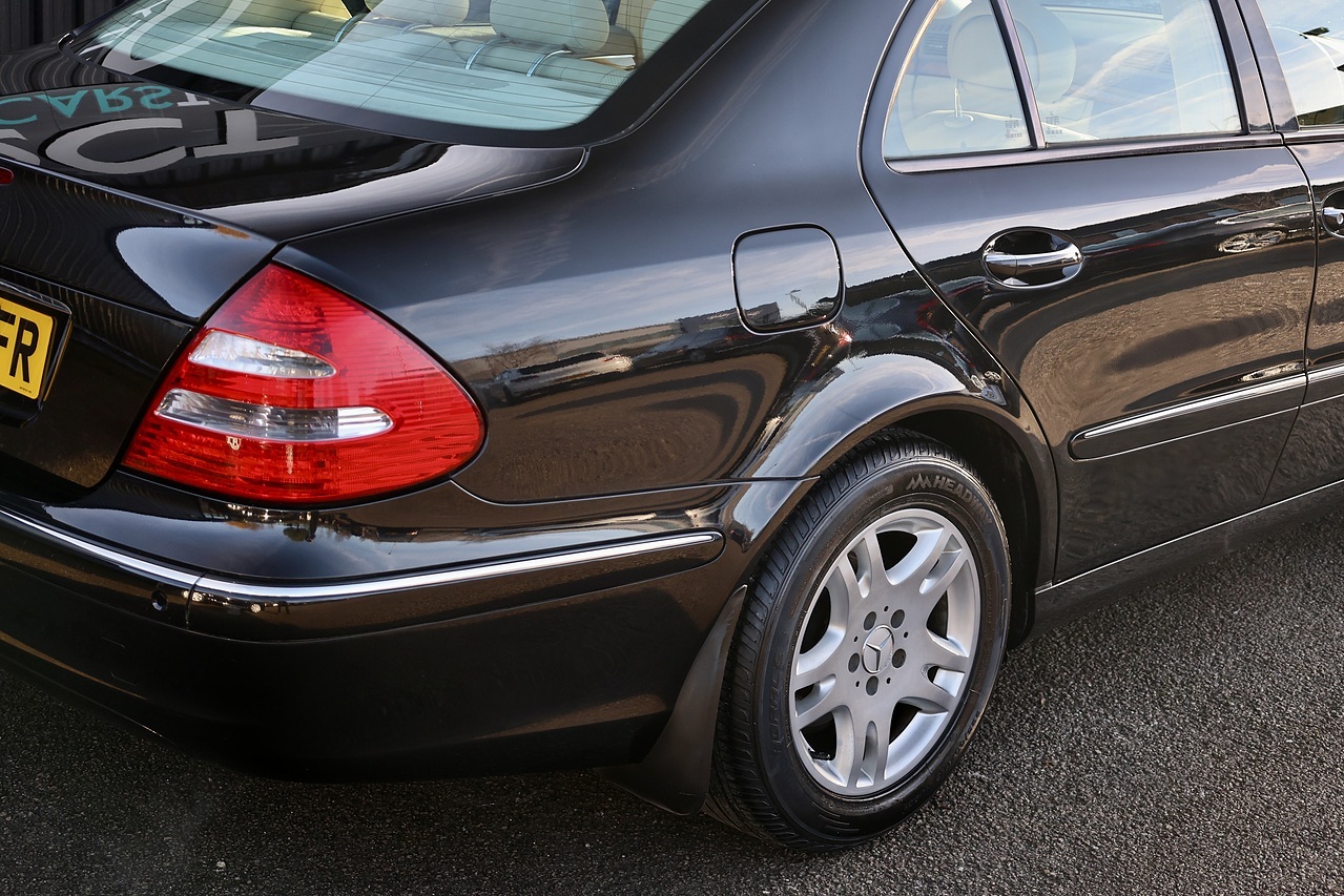 Mercedes-Benz E350 Elegance 1 Former Keeper + 46k Miles + COMAND + Heated / Memory Seats - Large 12