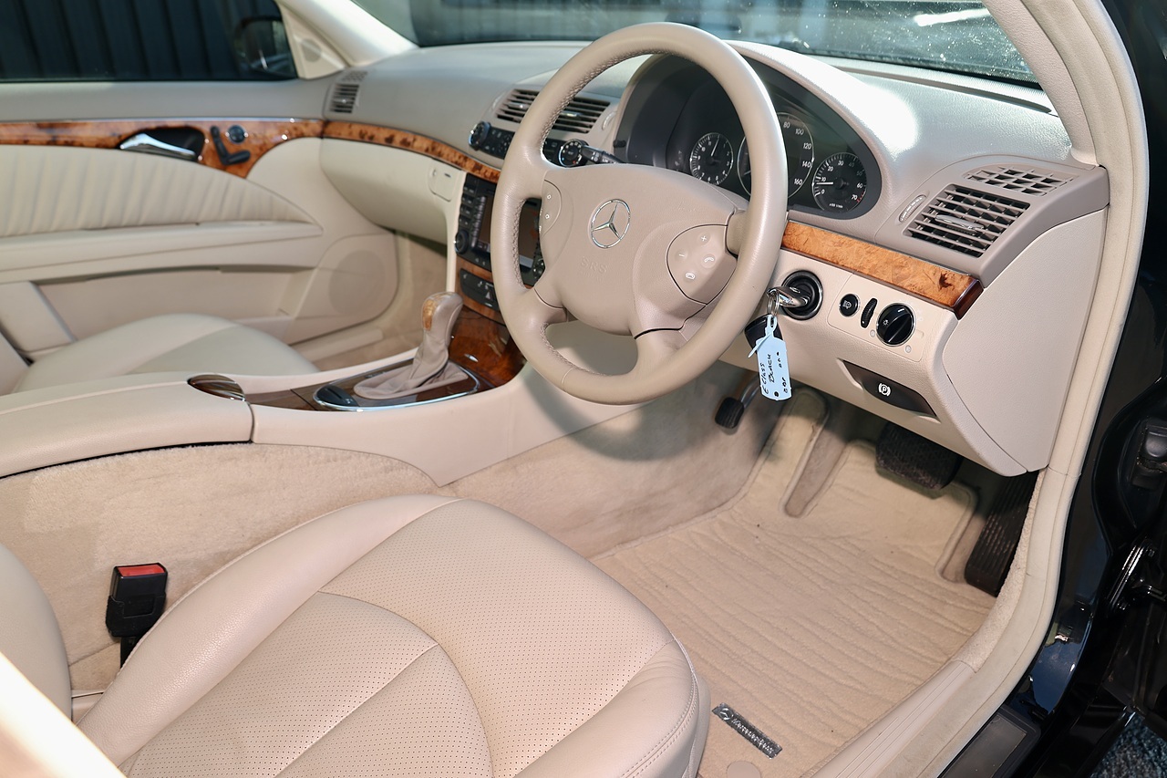 Mercedes-Benz E350 Elegance 1 Former Keeper + 46k Miles + COMAND + Heated / Memory Seats - Large 5