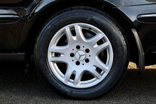 Mercedes-Benz E350 Elegance 1 Former Keeper + 46k Miles + COMAND + Heated / Memory Seats - Thumb 28